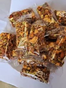 0.5KG - Thanh Gạo lứt ngũ cốc GRANOLA siêu hạt - DÙNG CHO NGƯỜI ĂN KIÊNG - GIẢM CÂN - ĂN CHAY