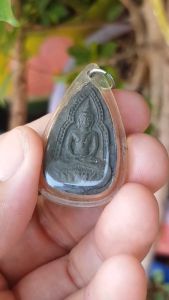 พระกลีบบัว หลังยันต์ สภาพเก่า (ไม่ทราบที่) เลี่ยมพลาสติก