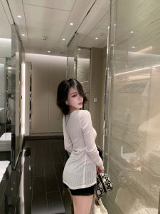 Loose Long Sleeve T-Shirt Womens Beautiful Back U-Neckline Sleeveless Top Elegant Simple Style White Color Spring Autumn