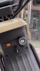 ฝาครอบปูมูลย์ใหม่ ป้องกันรอยขีดข่วน สร้างสรรค์สำหรับรถจักรยานยนต์ ฝาปิด ผู้ใช้งาน: บุคคลที่เสียบเบ้ากุญแจ (0155)