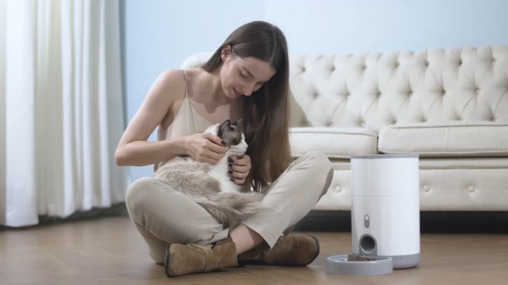 Petoneer Fresco Mini 1.9L Capacity Water Filter Fountain Pro | Smart App Control | Multi-Filtration UVC Disinfection
