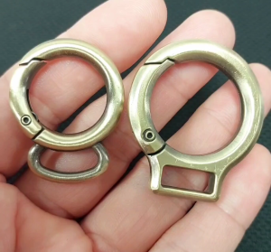 MÓC KHÓA ĐUÔI D ĐÓNG MỞ TIỆN TREO CHÌ KHÓA MẠ ĐỒNG GIẢ CỔ PHỤ KIỆN DA HANDMADE