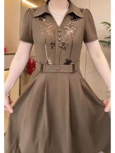 Khí chất của phụ nữ tay ngắn ve áo Đầm chữ A filipinina hiện đại cỡ lỡn cổ áo polo Áo Sơ Mi Váy phụ nữ Hàn Quốc retro in hoa V cổ trung tuổi mẹ phù hợp và mỏng