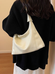 Large Capacity Tote Bag Fashionable Commuter Bag Womens Shoulder Crossbody Bag Stylish PU Leather Zipper Closure Handbag