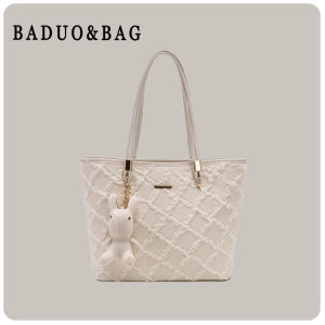 กระเป๋าถือทรงสี่เหลี่ยมด้านเท่าขนาดใหญ่สำหรับผู้หญิง กระเป๋าสะพายไหล่ข้างเดียวแบบลำลอง กระเป๋าถือใต้วงแขน กระเป๋าถือแฟชั่น