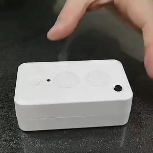 超声波驱鸟神器花园赶鸟吓鸟防鸟器，驱除老鼠，蟑螂，蚊子，害虫，家用 仓库 果园 阳台厂房驱赶器户外Ultrasonic bird repellent artifact garden bird scaring bird anti-bird device hou