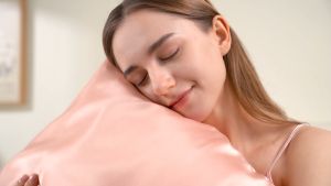 Super soft Silk pillowcase Solid Premium Quality Cool Feeling Envelope Closure Pillowcase Size 18x28inch Bolster Case