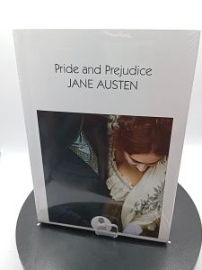 Pride and Prejudice by Jane Austen  [Paperback]
