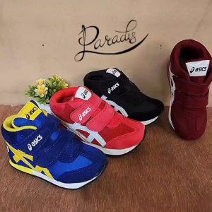 Sepatu Boots Anak & Sneakers: Pilihan Nyaman dan Stylish