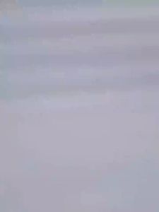 X-DEAL HY-320 built-in game projector is equipped with dual handles and a screen. It supports wireless Bluetooth and Wi-Fi projection and can display 1080P high-definition and 4K resolutions.