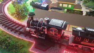 SYARIAH TOYS: Mainan Kereta Api ChooChoo Locomotive Thomas & Ma Train 1:18