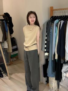 เสื้อสเวตเตอร์ถักแขนกุดคอปกทรงเข้ารูปสไตล์เกาหลีสำหรับผู้หญิงในช่วงต้นฤดูใบไม้ร่วง เสื้อเชิ้ตทรงเข้ารูปสีพื้นเรียบง่าย