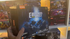 Mô Hình Xe Blokees Wheels Batman E01 - Gotham Velocity Blind Box Hộp Mù Xe Batman Chính Hãng