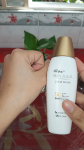 Sữa chống nắng Sunplay Skin Aqua dưỡng da sáng mịn 25g