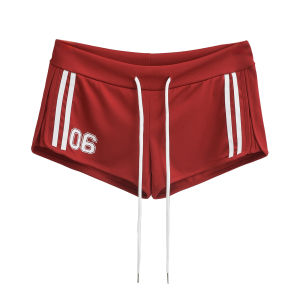 ชุดกีฬาแขนกุดสองชิ้นสไตล์ย้อนยุคสำหรับเด็กผู้หญิงในช่วงฤดูร้อนปี 2024 ชุดกีฬาสตรีทสไตล์อเมริกันพร้อมกางเกงขาสั้นและเสื้อกั๊ก