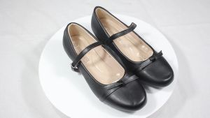 Size 35 Ladies Black Shoes: Formal & Casual Options