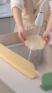 Silicone Sink Splash Guard Dapur Sink Block Splashes Suction Cup Sink Backsplash Suitable For Sink Kitchen Island Sinks