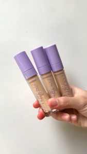Pretty Me Liquid Concealer Marshwillow 75 ML: Concealer dengan Formula Lembut