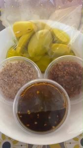 (ส่งเร็ว) มะม่วงกะตอยดอง ในถุงซีลอย่างดี สะอาด อร่อย ขนาด 800 กรัม ฟรี !!! พริกเกลือ 2 อย่าง สุดคุ้มมมมม