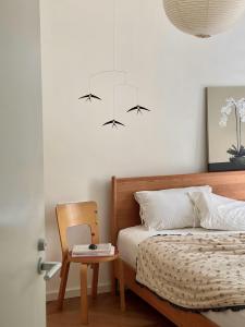 Dynamic Balance Handmade DIY Material Kit Creative Soft Decoration Airborne Swallow Pendant for Kindergarten Early Education