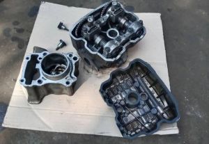 blok head Honda CB150R barang asli original masih bagus normal