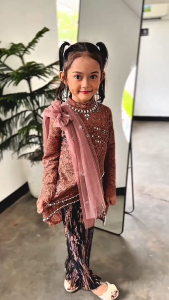 Kebaya Kids Brokat Payet Seleena Umur 5-12thn: Kebaya Kekinian Anak