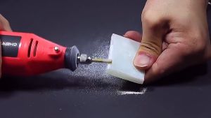 ชุดเครื่องมือลับคมเลื่อยโซ่ ขนาด 4.0 mm. และ 5.5 mm. 1 ชุด มี 6 ตัว หัวเจียรเพชรโซ่เลื่อย หัวเจียรทรงกระบอก