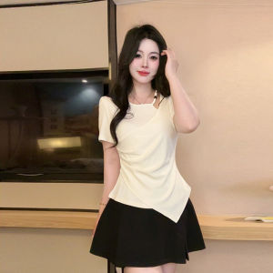 เสื้อยืดแขนสั้นทรงเข้ารูปสำหรับผู้หญิงไซส์ใหญ่ ทรงเข้ารูป ทรงเข้ารูป ปกติ ทรงเข้ารูป ฤดูร้อน ปกติ แขนสั้น ไม่สมมาตร เสื้อคลุมท้อง กระดุมด้านบน