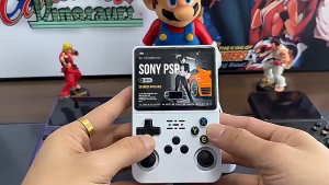 เครื่องเกมพกพา R36S หน้าจอ IPS 35 นิ้ว ระบบ Linux 128GB แบตอึด Retro พร้อมส่ง 5 ปี รับประกัน ของขวัญ