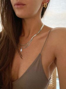 สร้อยคอกระดูกงูสุดเท่สำหรับผู้หญิง ประดับเพชร สร้อยคอแบบอเมริกัน ดีไซน์หรูหรา ดีไซน์เล็ก ดีไซน์ใหม่ สร้อยคอแบบลำลอง