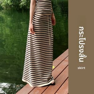 YUEZHONGWEI | เสื้อยืดแขนสั้นผ้าไหมน้ำแข็งคอวีลายทางสีบล็อกทรงสลิมฟิตสำหรับผู้หญิงในช่วงฤดูร้อน 2025 เสื้อผ้าทำงานสไตล์เกาหลี