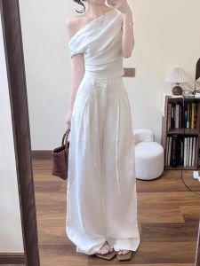 Áo Thun Tay Ngắn Vai Chéo Thiết Kế Bất Đối Xứng Màu Trắng Mùa Hè Cho Nữ Áo Thun Ôm Vừa Vặn Cổ Tròn Tay Ngắn Chất Liệu Cotton