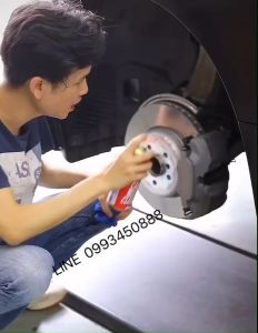 (มีหลายสี) 450ml สีสเปรย์พ่นเครื่องยนต์ สีสเปรย์พ่นปั๊มเบรค สีสเปรย์พ่นสีกันสนิมท่อไอรถ สเปรย์ทนความร้อนสูงถึง800องศา สีพ่นเครื่องยนต์ สีพ่นเครื่องยนต์ รถยนต์ - Lazada