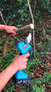 COD Taffware Gunting Taman Elektrik Pruning Shear Scissors 48Vf 1500mAh - VIO48 / gunting dahan elektrik wireless tanaman ranting paling lengkap pangkas pohon taman listrik serbaguna super tajam baterai isi ulang rekomended terbaik paling top tren viral