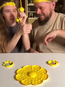 Little frog and little bee magnetic bead collection toys improve attention training parent-child interactive puzzle early education tabletop game