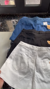 quần đùi lưng cao co giãn nhẹ trơn đơn giản có túi sau đính gấu túi sau