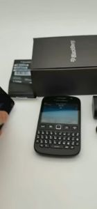 แป้นพิมพ์อักขระมาตรฐาน Blackberry 9720แท้ปลดล็อค5MP รองรับมาร์ทโฟนหน้าจอ Capacitive WiFi