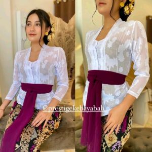 Kebaya Sutra Bulan Daun Premium