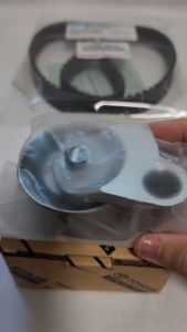 ชุดสายพานไทม์มิ่ง TOYOTA Vigo 1KD 2KD Tiger D4D Commuter Fortuner ( 3 ชิ้น สายพาน+ลูกรอก+โช็คดัน) แท้ศูนย์