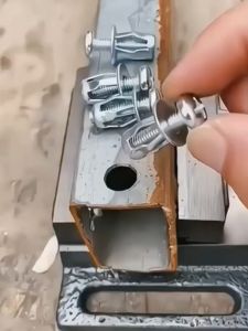 Rivet Nut Jack Nut Sekrup Plat Rivet Metal Fiser Mur Baut M4 M5 M6 M8 Silver