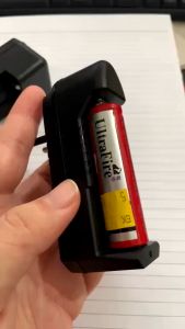 Charger Baterai Universal 1 Slot & 2 Slot 18650 A220 Casan Untuk Semua Jenis Baterai