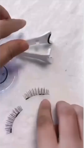 ชุดขนตาปลอมแม่เหล็กไร้กาว 1 คู่ กับเครื่องปรุงจนกว่า คลิป ซึ่งสามารถซ้ำได้