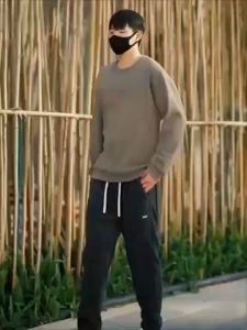 เสื้อยืดแขนแขนยาวผู้ชายอินเทรนด์แบรนด์หลวมเสื้อลำลองผู้ชายเสื้อสเวตเตอร์คอกลม Man Clothing