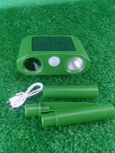 Ultrasonic Mice Drive Out Devices Infrared Solar Pest Control Device Multifunctional Waterproof PIR Motion Detector for Home Garden