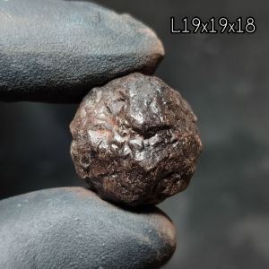 bahan batu badar besi selonatah nempel magnet / badar besi selonatah / bongkahan batu badar besi selonatah / batu badar besi