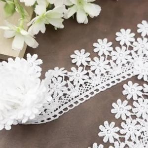 Ren Viền Ren Họa Tiết Hoa Cúc Xinh Xắn Rộng 2.17 Inch X Dài 15 Thước Chất Liệu Polyester Thân Thiện Với Môi Trường Dùng Trang Trí Đám Cưới Lãng Mạn Làm Đồ Thủ Công & Trang Trí Quần Áo.