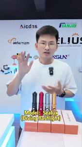 Đèn Pin Lặn LED IPX8 Chống Nước Độ Sáng Cao Có Thể Sạc Lại Thời Gian Hoạt Động Lâu Dài Chùm Tia Xa Chiếu Sáng Ngoài Trời Gậy Phòng Thủ
