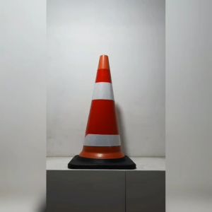 PEMBATAS JALAN KERUCUT LALU LINTAS TINGGI 70 CM TRAFFIC CONE PARKIR MOBIL MOTOR ORANGE COD