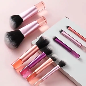10-Piece Ultra-Soft Makeup Brush Set: Includes Eyeshadow Brush Foundation Brush Blush Brush Concealer Brush Etc. To Help You Create A Refined Makeup Look. Comes With A Storage Case Portable Makeup Brushes A Travel Essential.