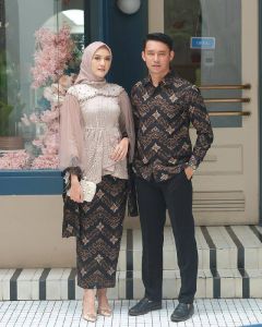 Batik Couple Kebaya Friska: Kebaya Brukat Modern & Kebaya Couple